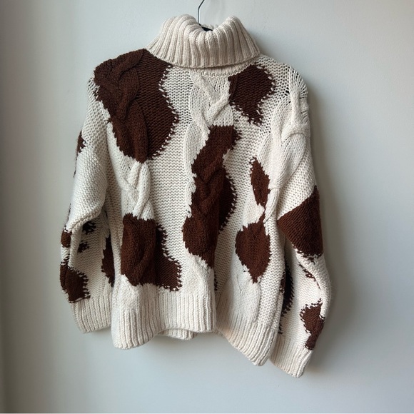 Patchy Braided Cable-Knit Turtleneck Sweater - Picture 4 of 9